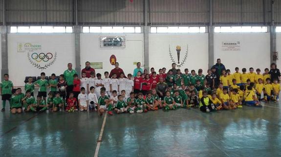 Foto de familia de todos los participantes