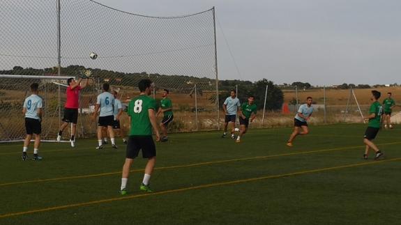 Primera derrota del líder, Leicester, tras perder contra Veteranos y Noveles