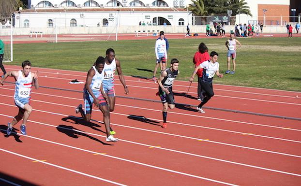 F. inal 60 m. l. de izquierda a derecha, Hernán, Tijan y Alagie