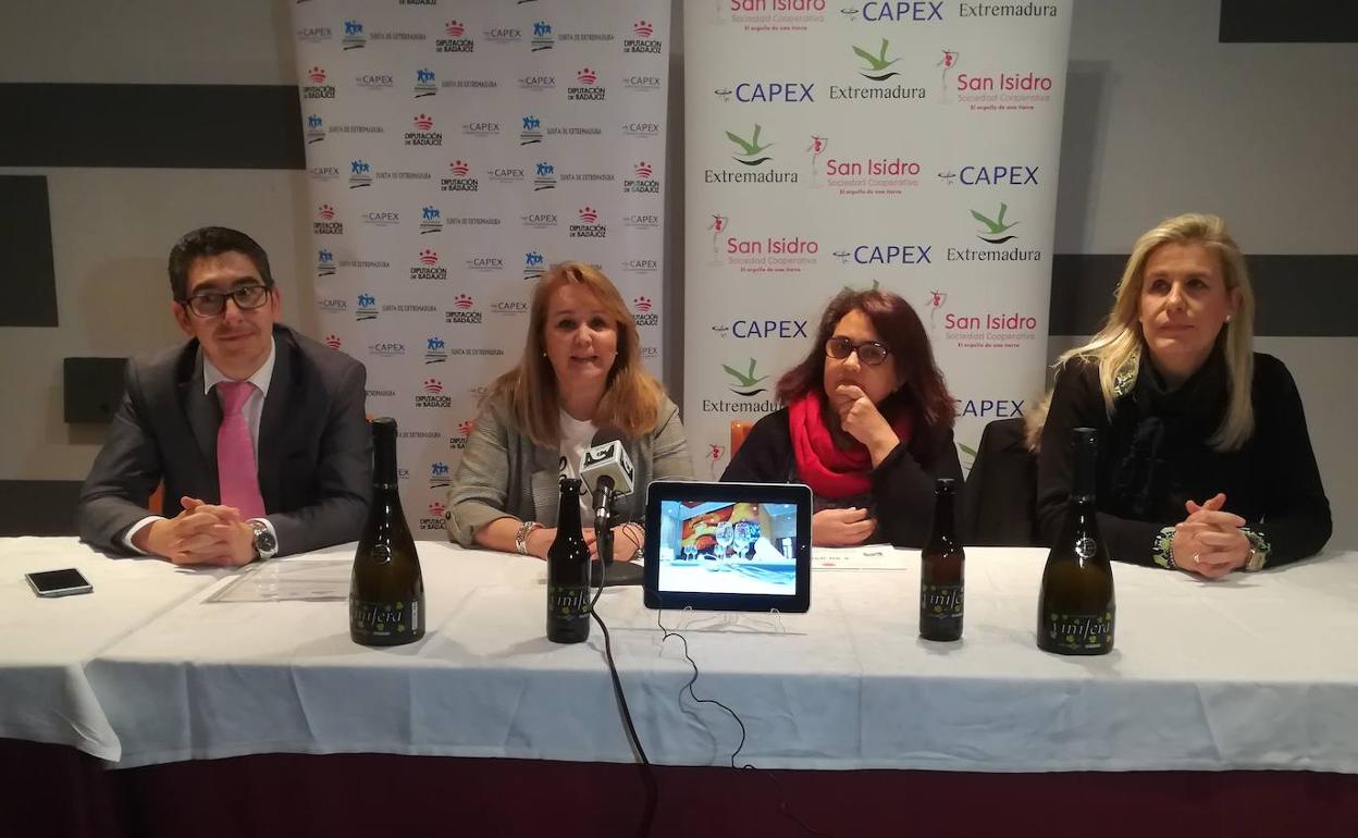 AFIBROV recibe 1860 euros de la VII San Silvestre de Villafranca