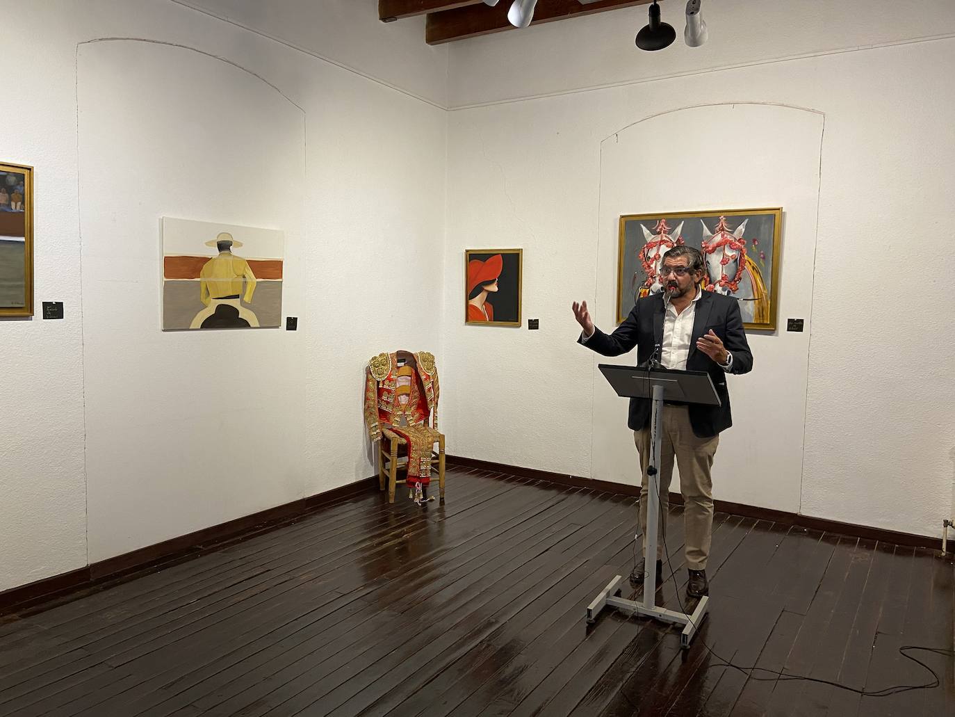 Fotos: Exposición taurina &quot;Tarde de Gloria&quot; de Toña Chachón