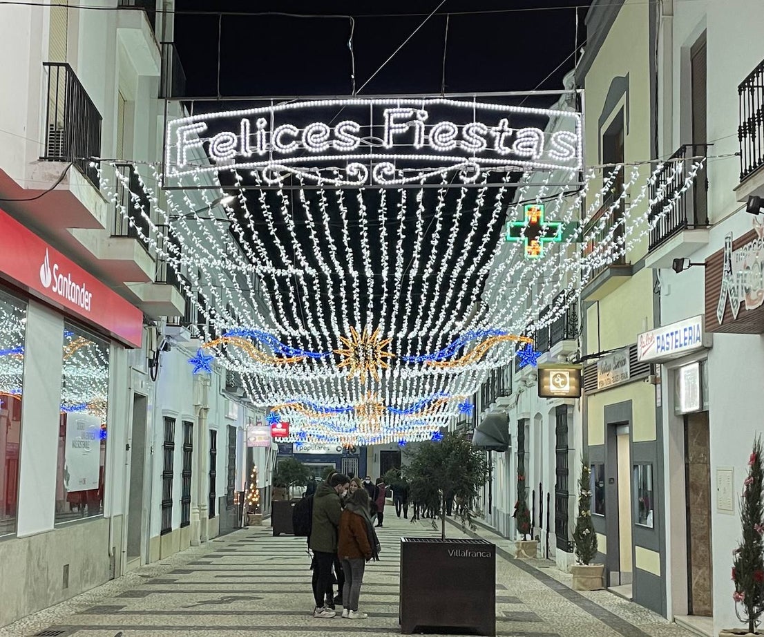 Fotos: La iluminación navideña inunda Villafranca