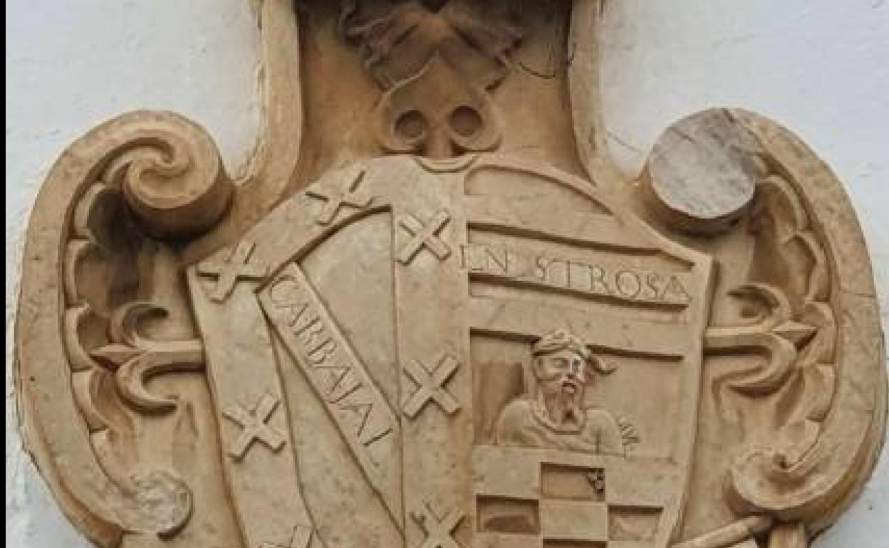 Escudo nobiliario alusivo al artículo del profesor universitario Aurelio Cebrián Abellán 