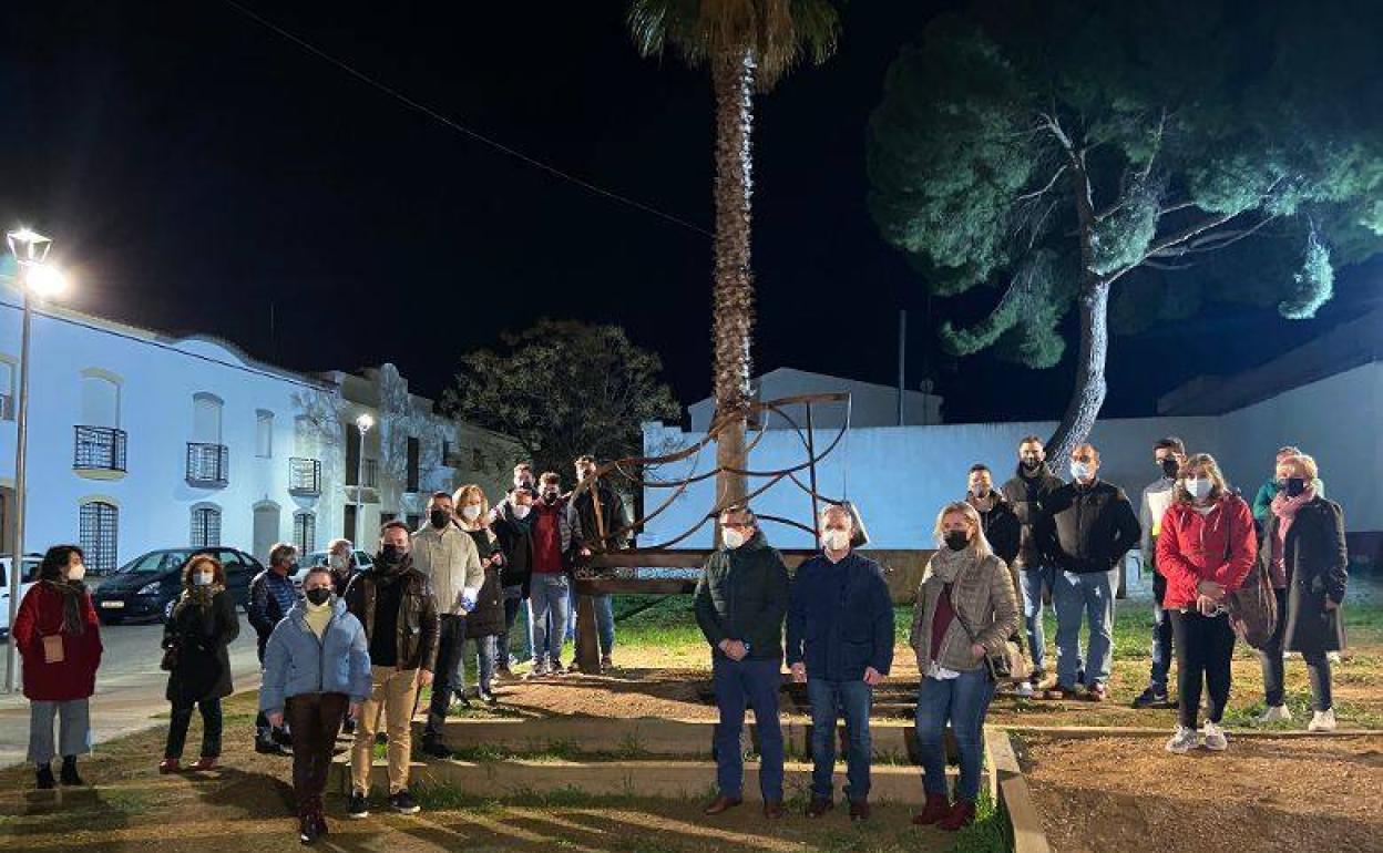 El curso de soldadura dona a Villafranca un piano de forja artística