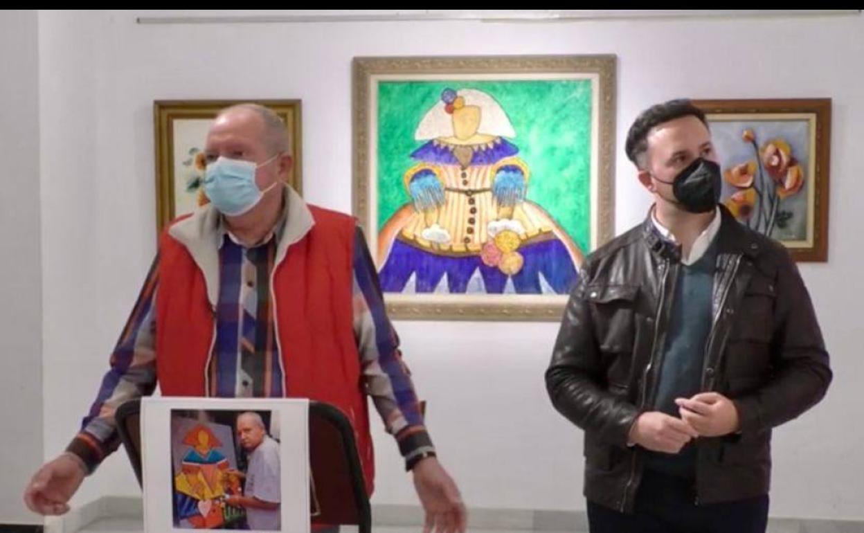 El artista, José María Sanfélix, junto al concejal del MUVI, José Manuel Blanco 