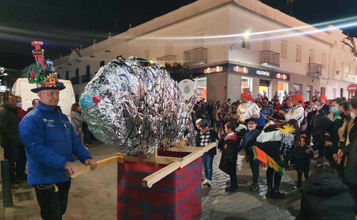 En un momento del desfile del entierro de la sardina 