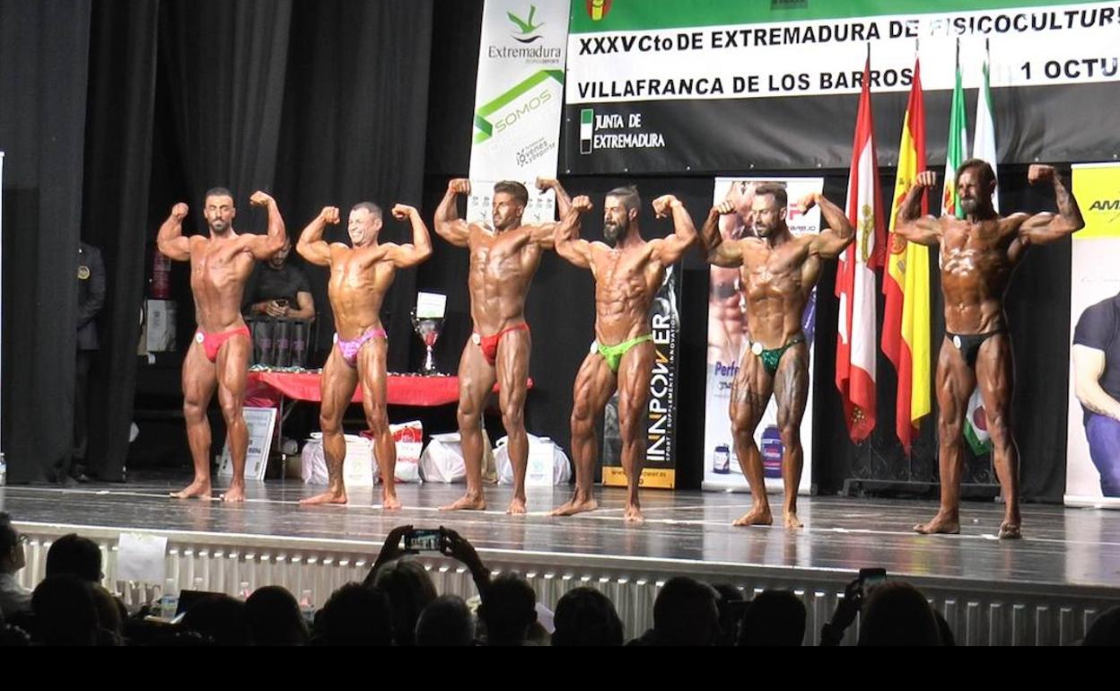 Algunos de los participantes del XXXV Campeonato de Extremadura de Fisicoculturismo y Fitness celebrado en Villafranca de los Barros 