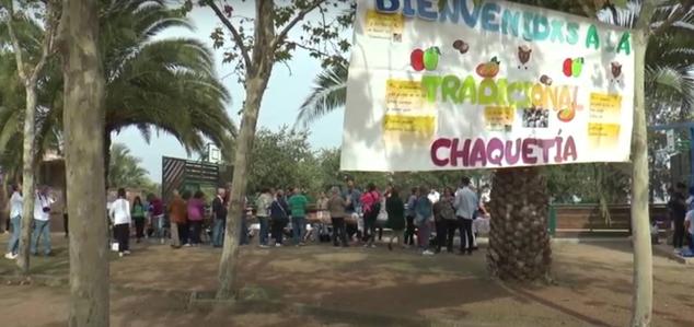Fotos: Los colegios celebran la chaquetía en un encuentro intergeneracional
