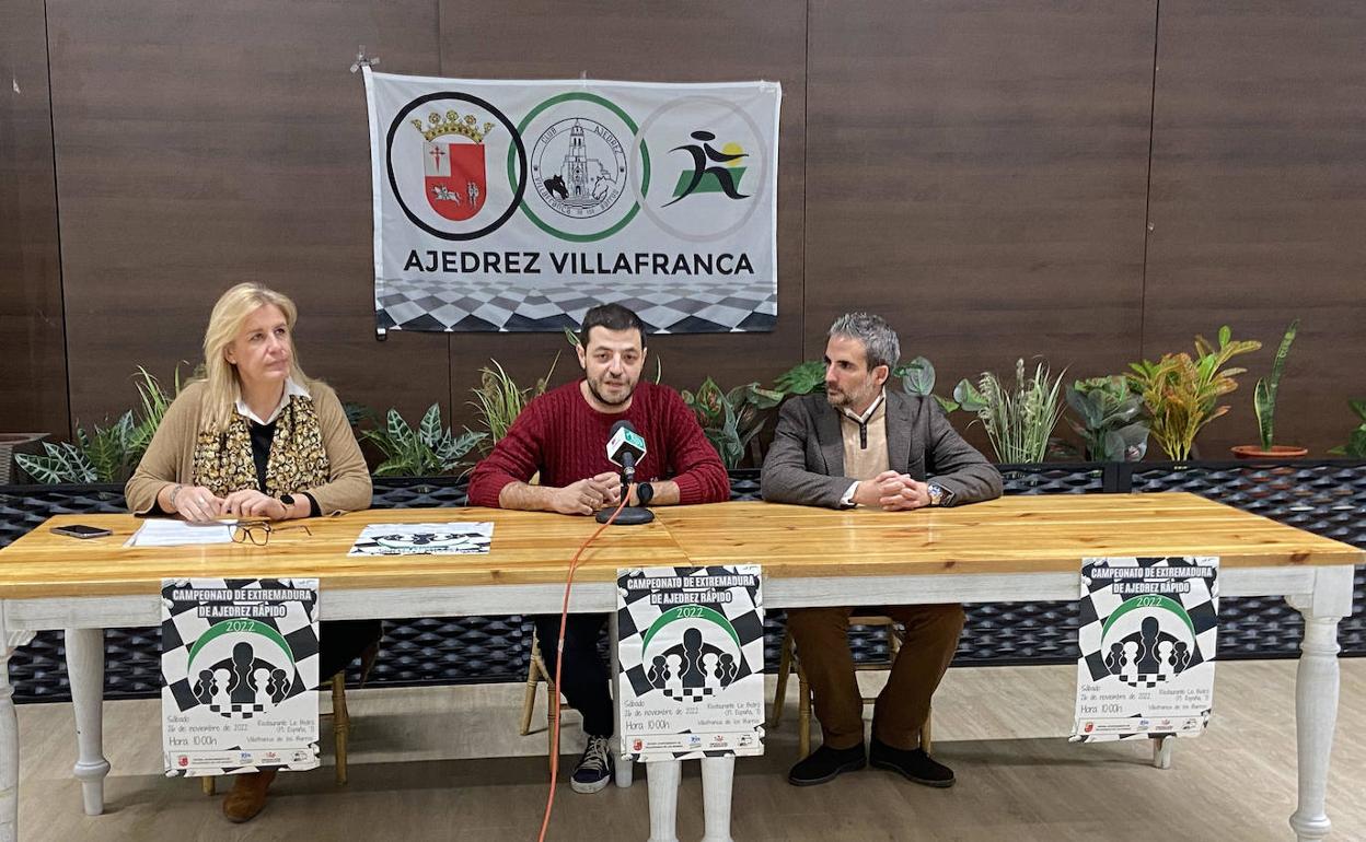 De izquierda a derecha, Isabel Blanco Pinilla, José Manuel Sánchez Sayavera, y Daniel Gragrera Ledesma. 