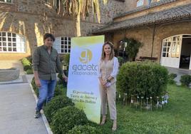 Mª del Espino Núñez y Miguel Ángel Montanero, directores y redactores habituales de este medio en la presentación de estos premios.
