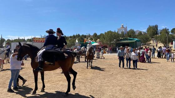 El tradicional concurso de carrera de cintas a caballo pone fin a las fiestas de San Isidro 2023