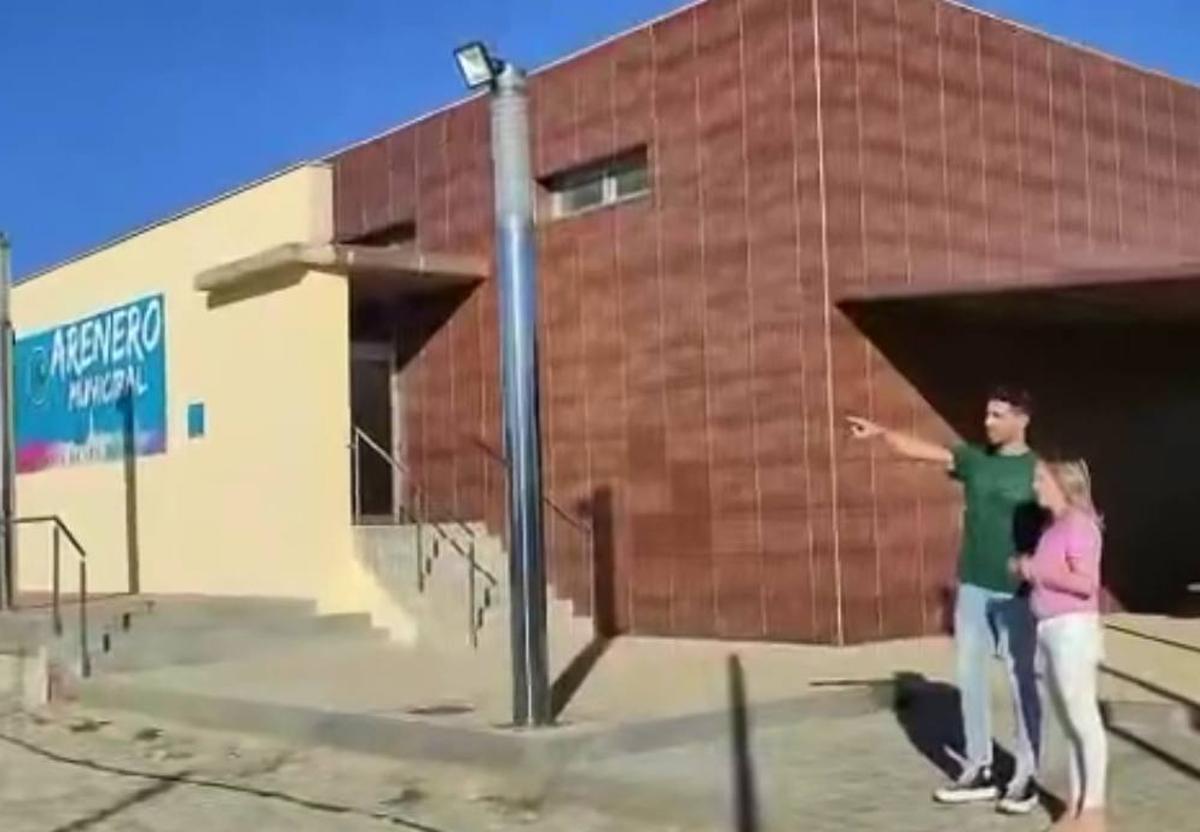 Captura de pantalla de un vídeo que realiza el PP donde salen las instalaciones deportivas.