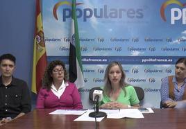 Carmen Romero junto a miembros de su equipo.