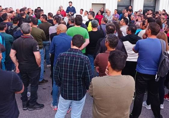 La plantilla de la fábrica de vidrio de Villafranca inicia una huelga indefinida