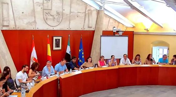La oposición denuncia la subida de sueldo de concejales liberados de Villafranca