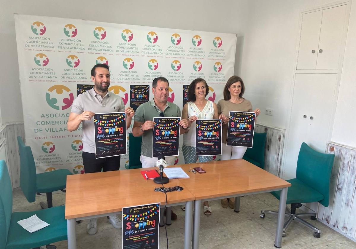 En la presentación de la shopping night.