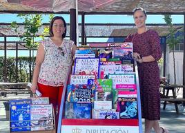 Marián Vicente Fernández, concejal de Agenda 2030 y Elisabeth Gragera, responsable de la Biblioteca Municipal 'Cascales Muñoz' presentaban este nuevo servicio en rueda de prensa