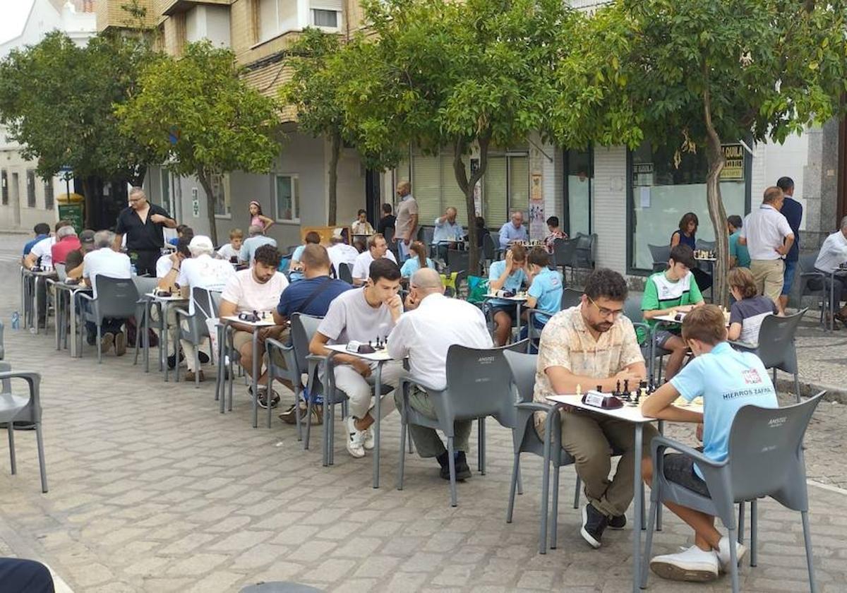 Homero Macías, Felipe Pérez y David Gutiérrez, ganadores del Torneo de Ajedrez 'Letrao Chess'