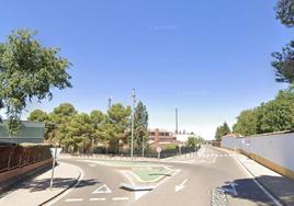 Calle San Ignacio de Villafranca, confluencia de tres centros educativos.