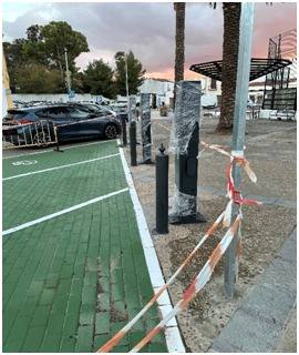 Somos Villafranca Cs critica la ubicación de los tres puntos de carga de vehículos eléctricos frente al Mercado de Abastos