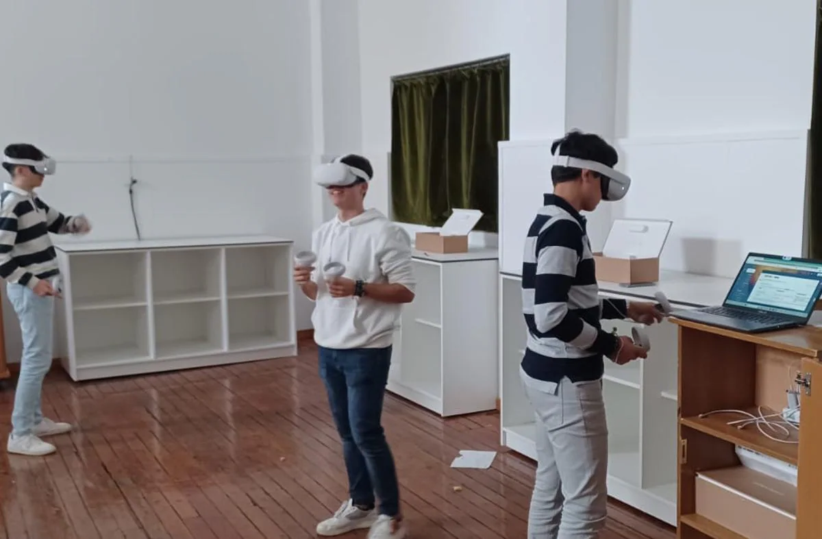 Alumnos del colegio San José en la actividad paraescolar Realidad Virtual.