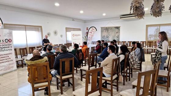 'Corte, emplatado y presentación del jamón ibérico' en las IV Jornadas Profesionales de Hostelería