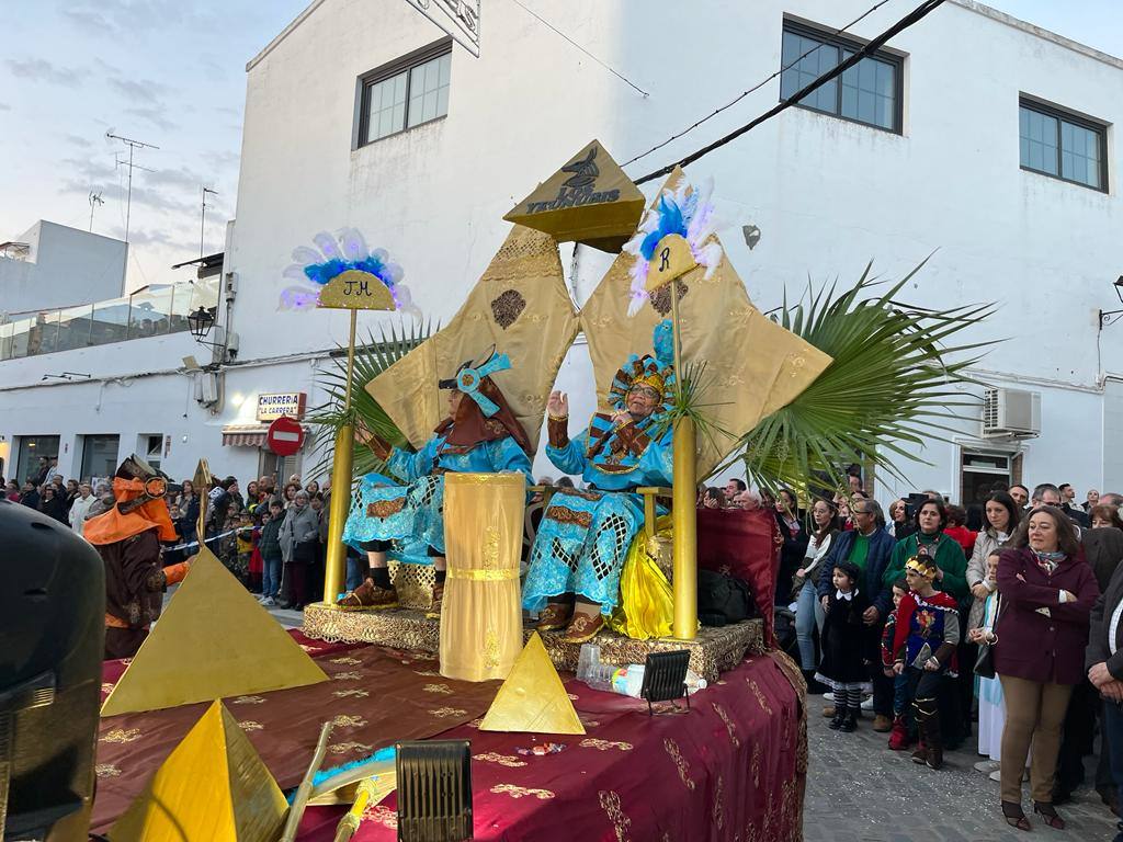 Fotos: Multitudinario desfile de carnaval en Villafranca