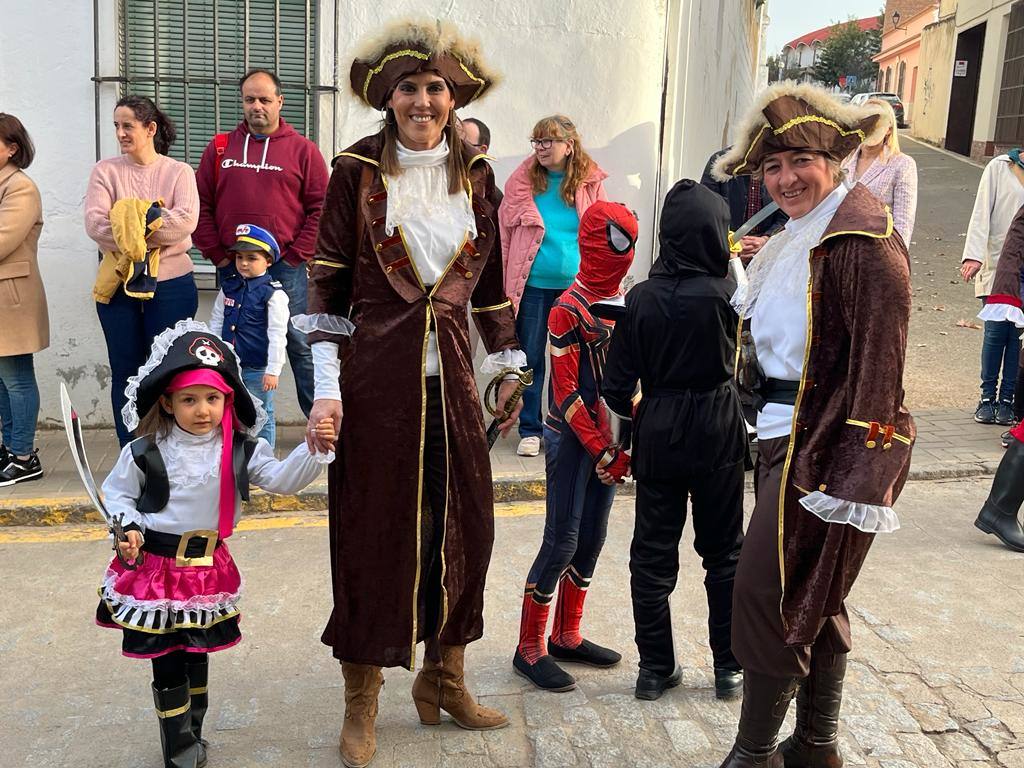 Fotos: Multitudinario desfile de carnaval en Villafranca
