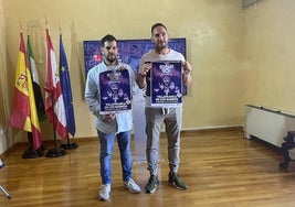 El concejal de Festejos, Javier Pardo, y Raúl Velasco, promotor 'Aquellos maravillosos 90'.