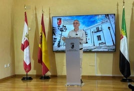 El portavoz del equipo de gobierno, Joaquín Rodríguez Soler, en rueda de prensa.