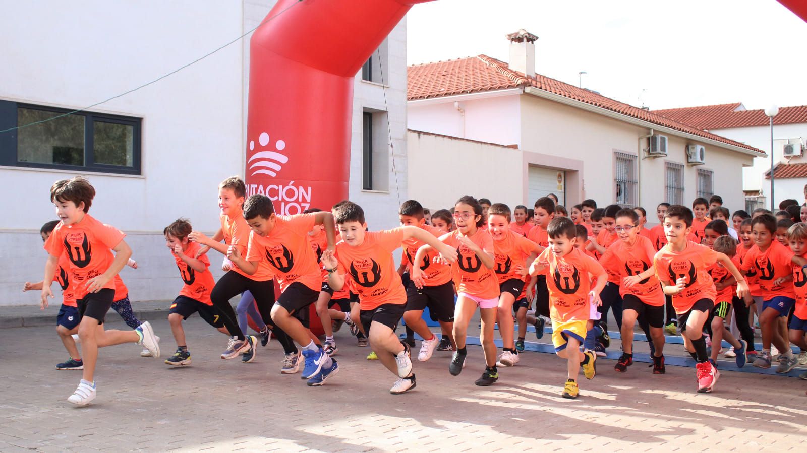 Más de 200 corredores en la VI Pilar Xtreme