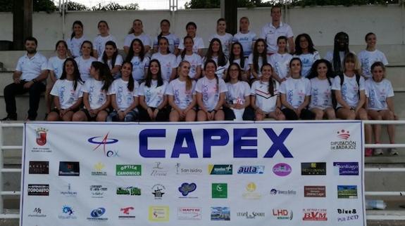 Equipo femenino del CAPEX que no pudo certificar su permanencia en Primera División Nacional. 