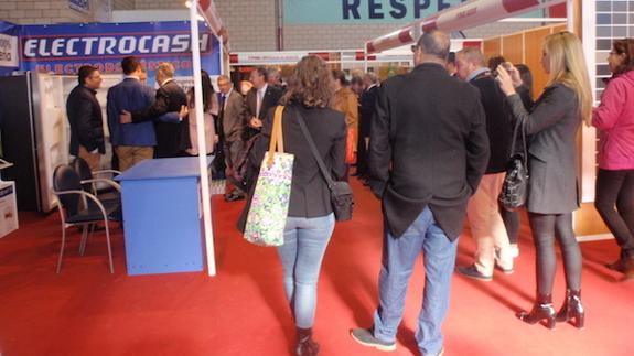 Numeroso público llenó los diferentes stands, que fueron visitados el día de la inaguración por las autoridades tras el acto inaugural. A. ORTIZ