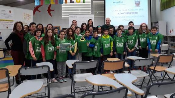 El colegio 'El Pilar' gana el concurso de Ecovidrio 'El vidrio se mueve'