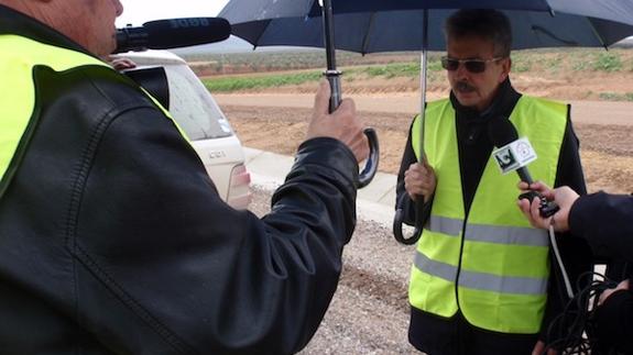El consejero y el alcalde Villafranca, a pie de obra