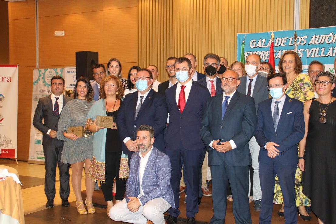 La Gala del Autónomo y Empresa Villanovense reconoció el esfuerzo del último año. 