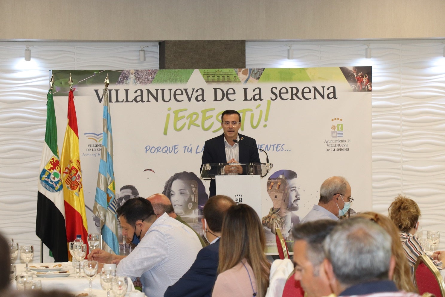 Miguel Ángel Gallardo durante el encuentro con los empresarios de Villanueva. 