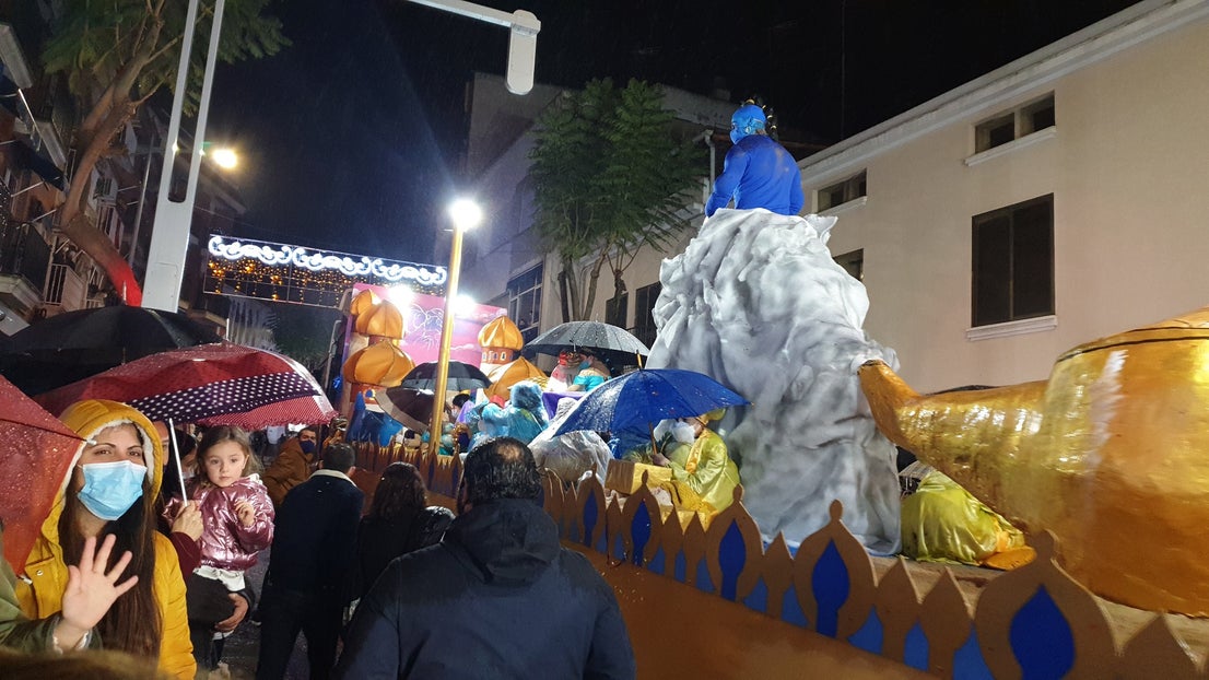 Los Reyes Magos y las carrozas de la cabalgata trajeron la ilusión. 