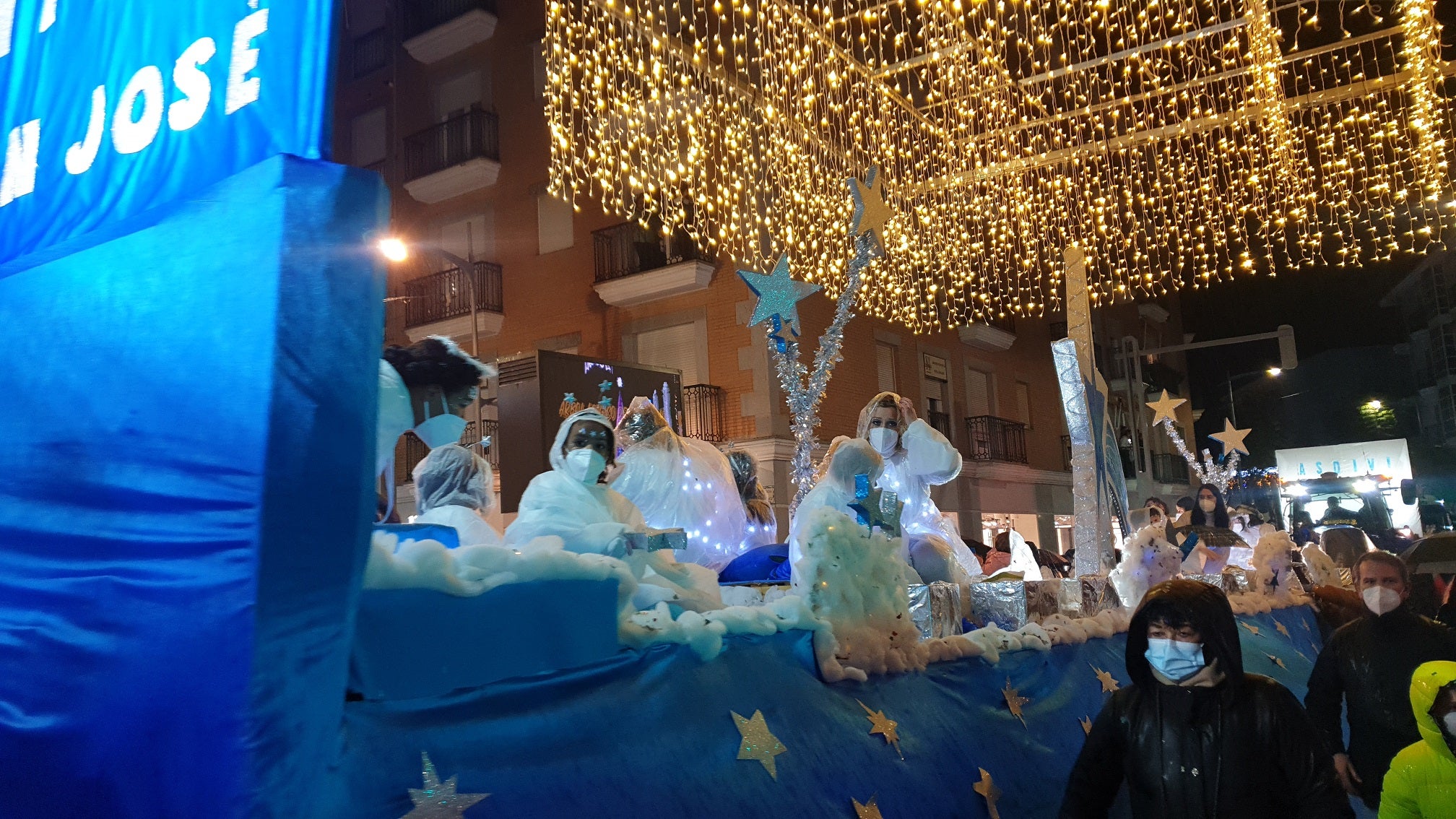 Los Reyes Magos y las carrozas de la cabalgata trajeron la ilusión. 