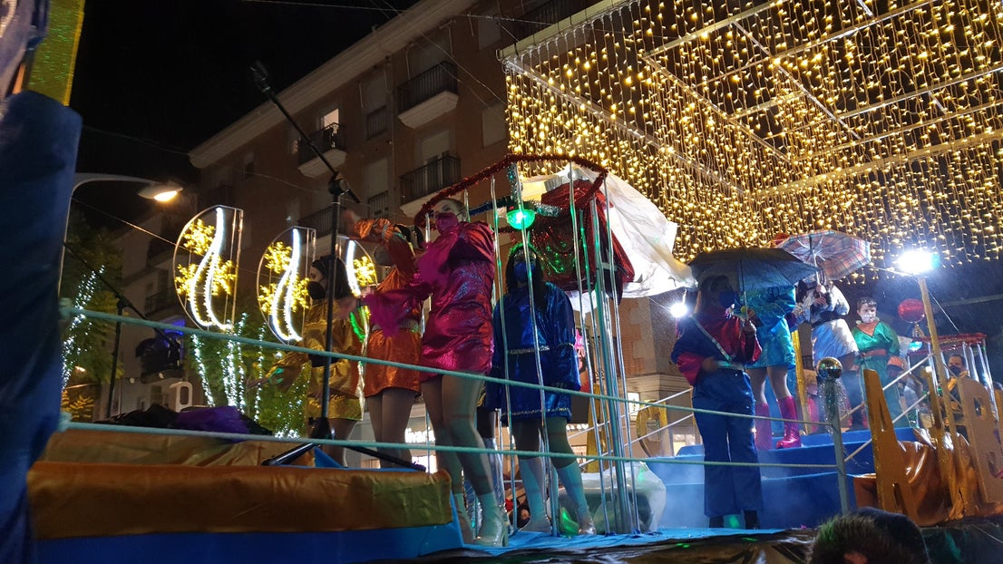 Los Reyes Magos y las carrozas de la cabalgata trajeron la ilusión. 
