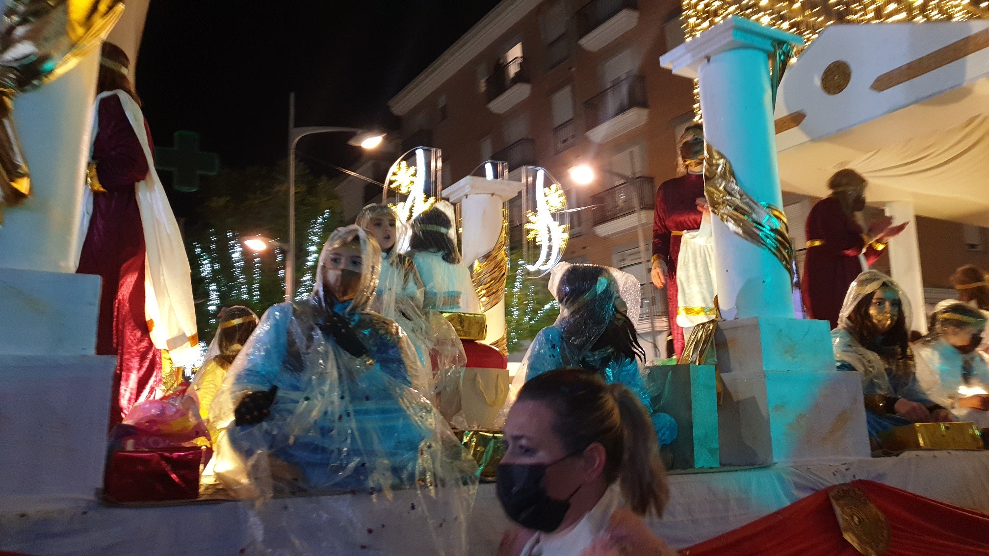 Los Reyes Magos y las carrozas de la cabalgata trajeron la ilusión. 