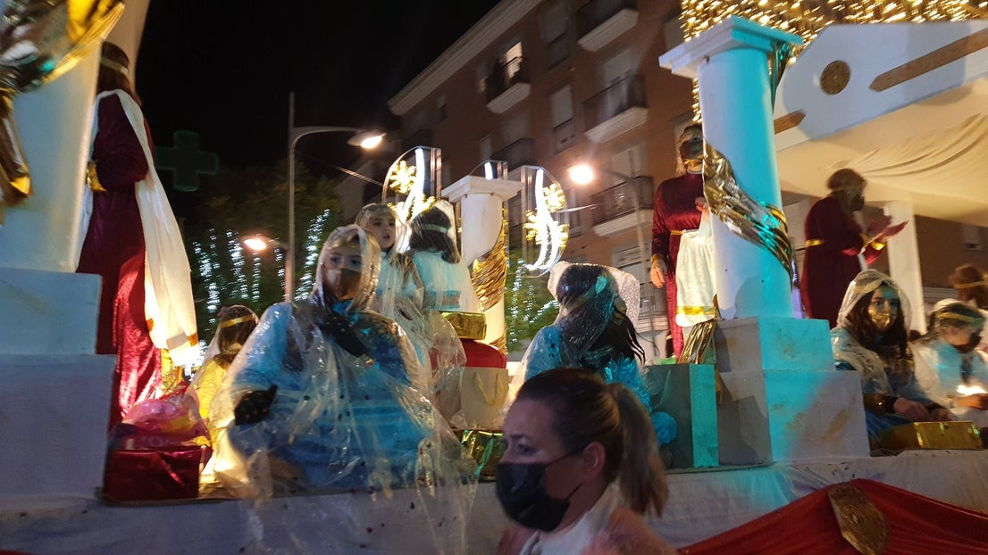 Los Reyes Magos y las carrozas de la cabalgata trajeron la ilusión. 