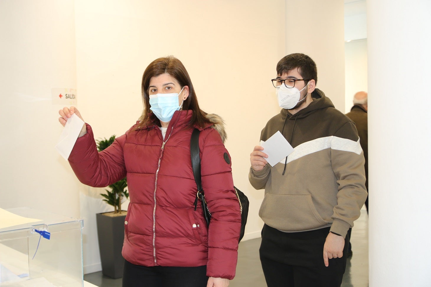 La asistencia el primer día de votación anticipada ha sido bastante alta. 