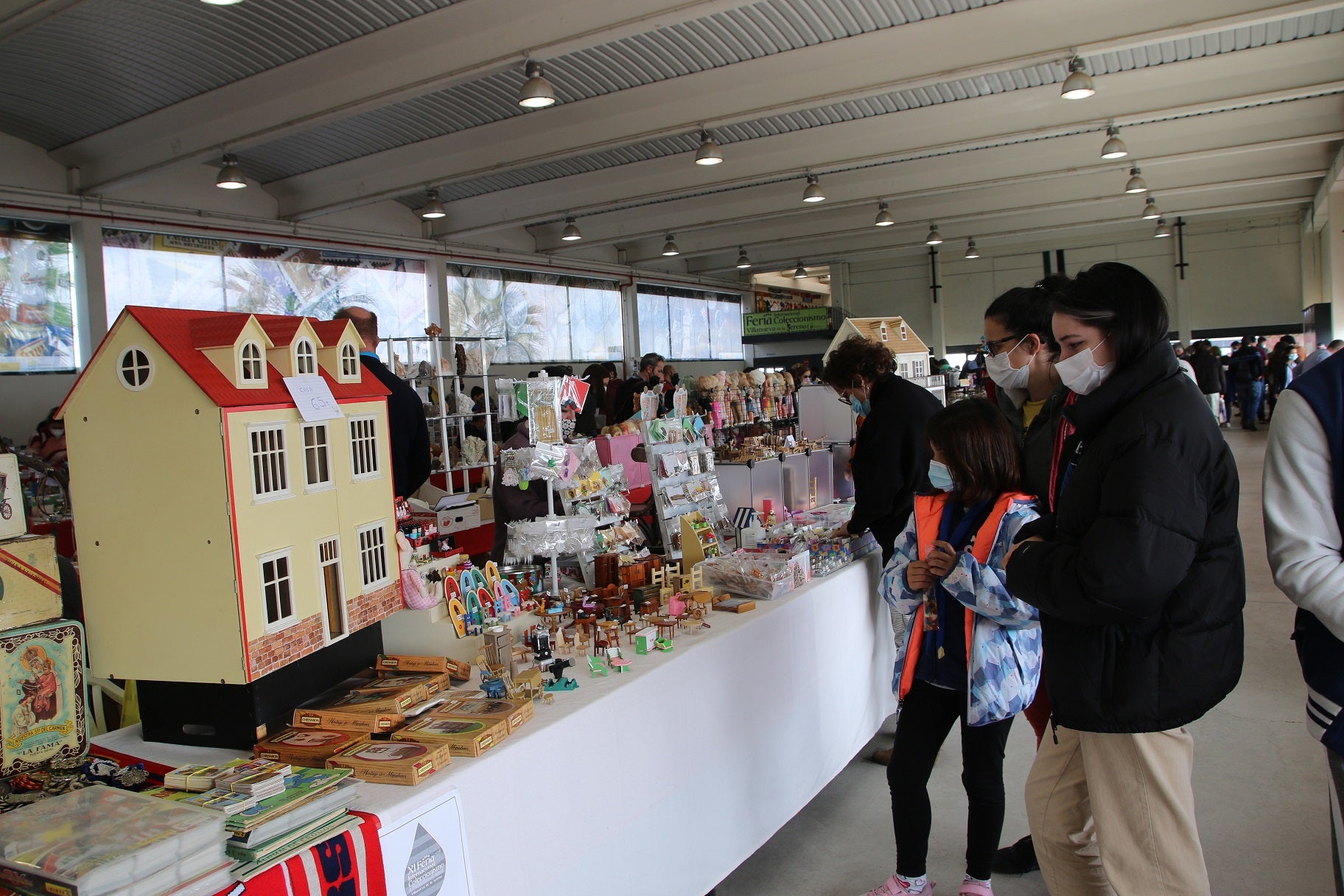 Visitantes en la XI Feria Internacional del Coleccionismo. 