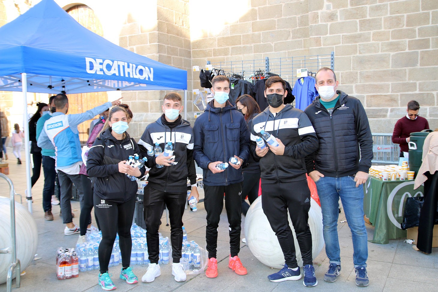 Cientos de mujeres participaron en la Carrera de la Mujer de Villanueva.