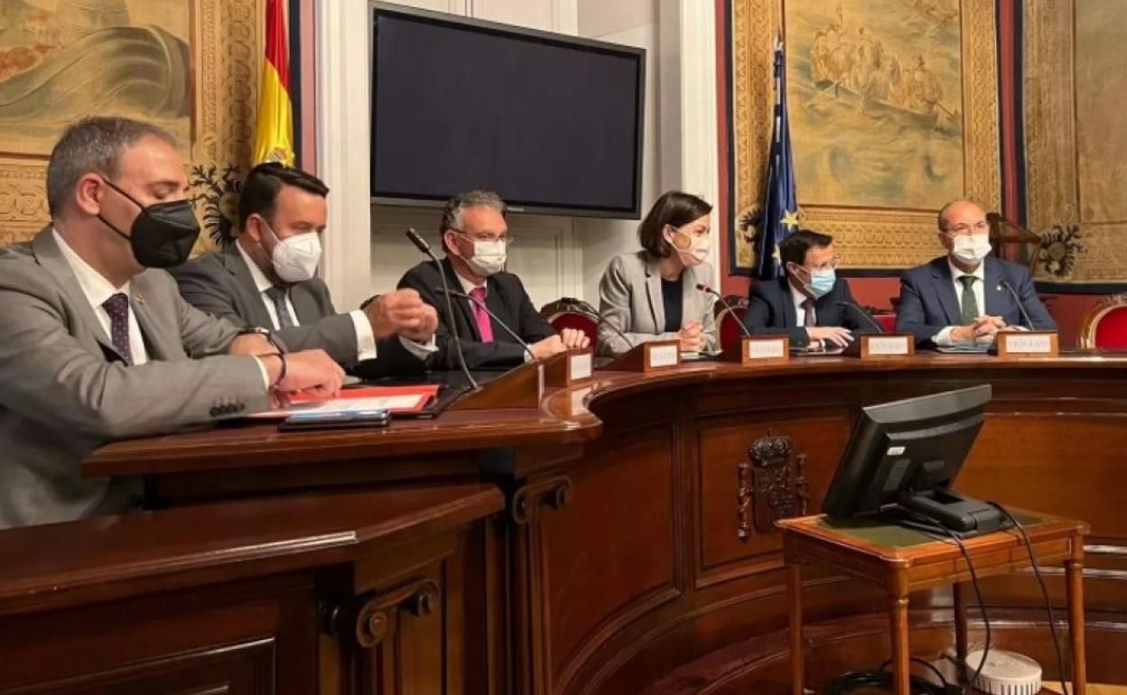 La fusión Don Benito-Villanueva es protagonista en la sesión del Senado