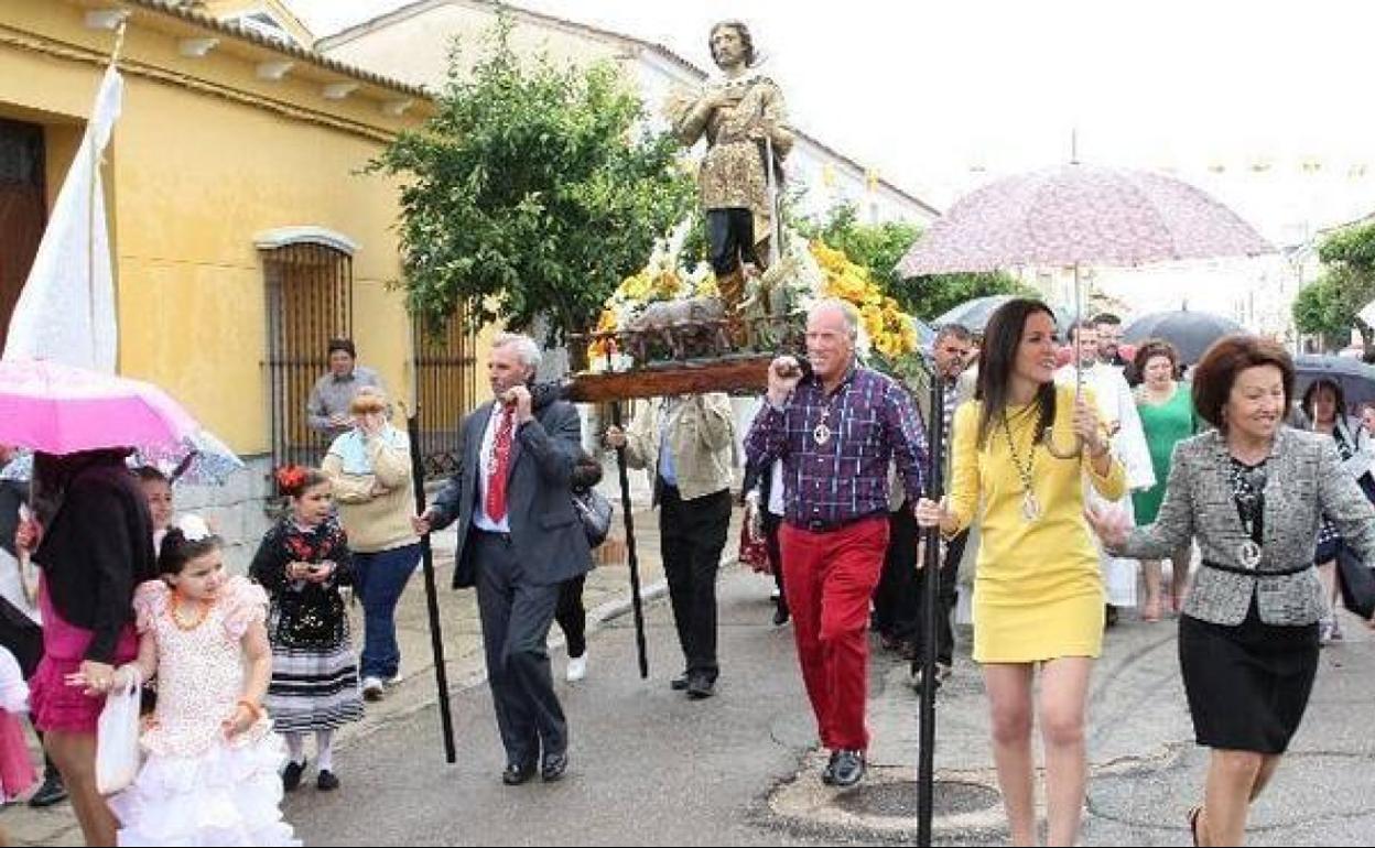 Salida en procesión de San Isidro en Valdivia. 