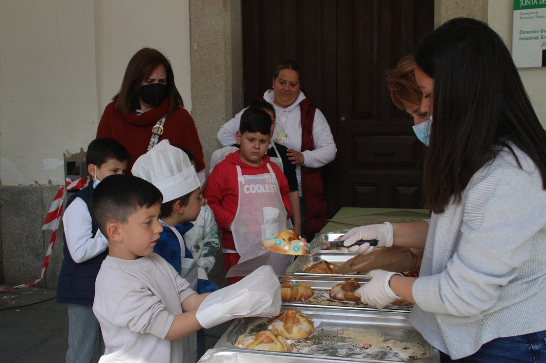 QUE NO SE PIERDA LA DULCE TRADICIÓN DEL HORNAZO
