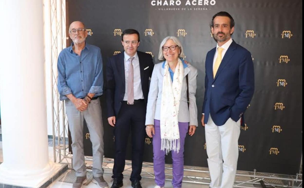 Abierto un nuevo museo con trajes, minerales y pinturas