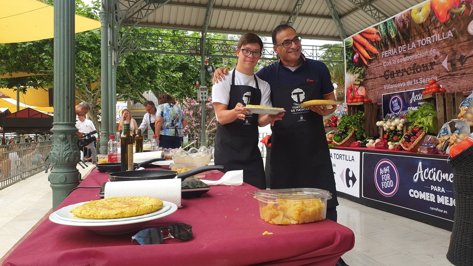 La Feria de la Tortilla atrajo a mayores y pequeños para degustar este manjar. 